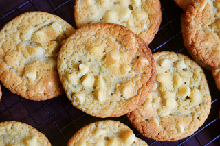Recipe: Vegan (& Gluten-Free) White Chocolate Chip Cookies