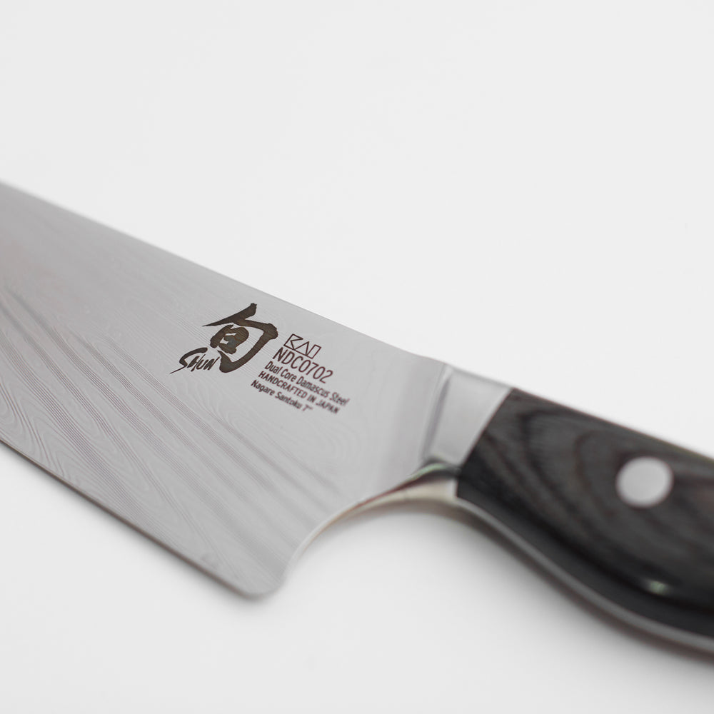 Kai Shun Nagare 5 Knife, Whetstone and Block Set / Walnut Block