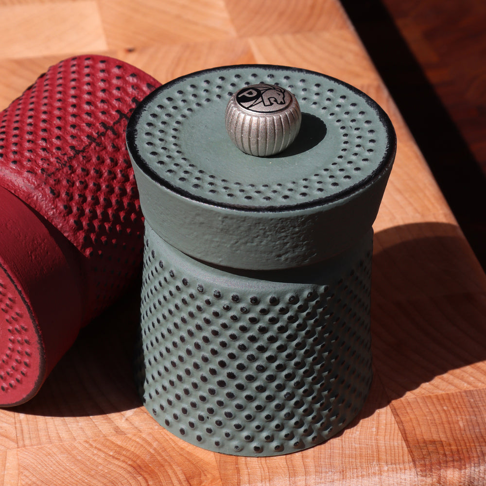Peugeot Bali Fonte Cast Iron Pepper Mill / Celadon Green